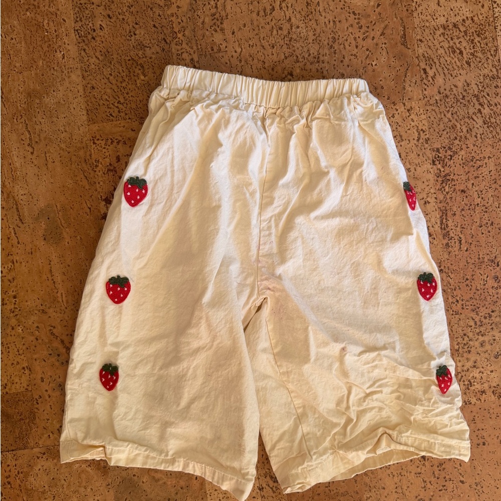 Cream Shorts with Strawberry Embroidery